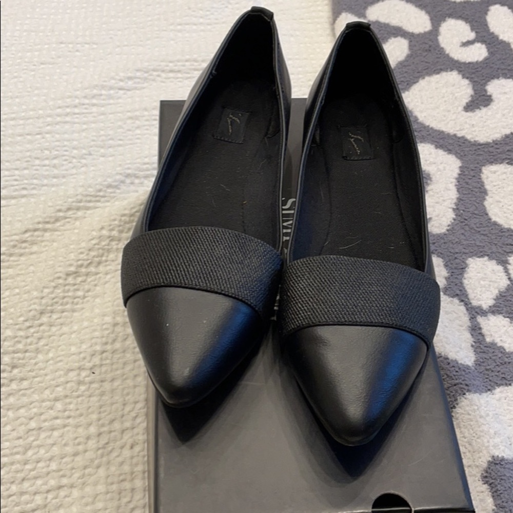 Vera wang black flats size 7.5